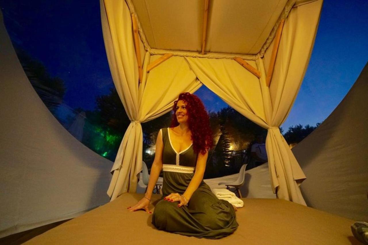 Bubble Tent Hotel Неа Мудания Екстериор снимка