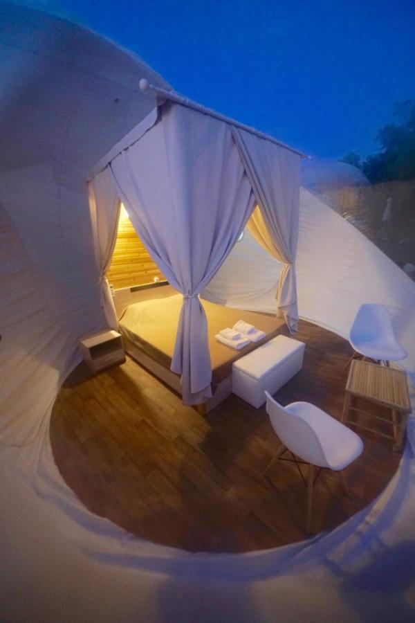 Bubble Tent Hotel Неа Мудания Екстериор снимка